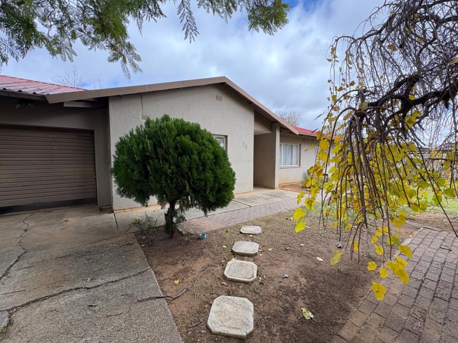 3 Bedroom Property for Sale in Naudeville Free State